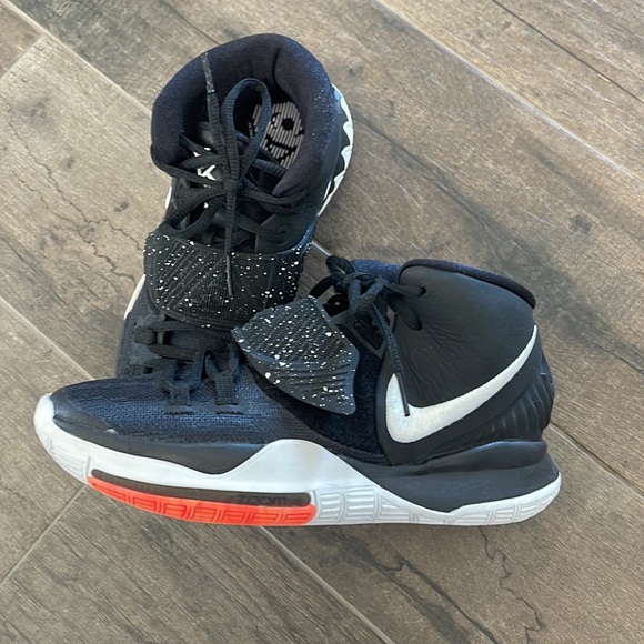 BRAND NEW Nike Kyrie Six Men’s Hightop Sneaker - Picture 2 of 4